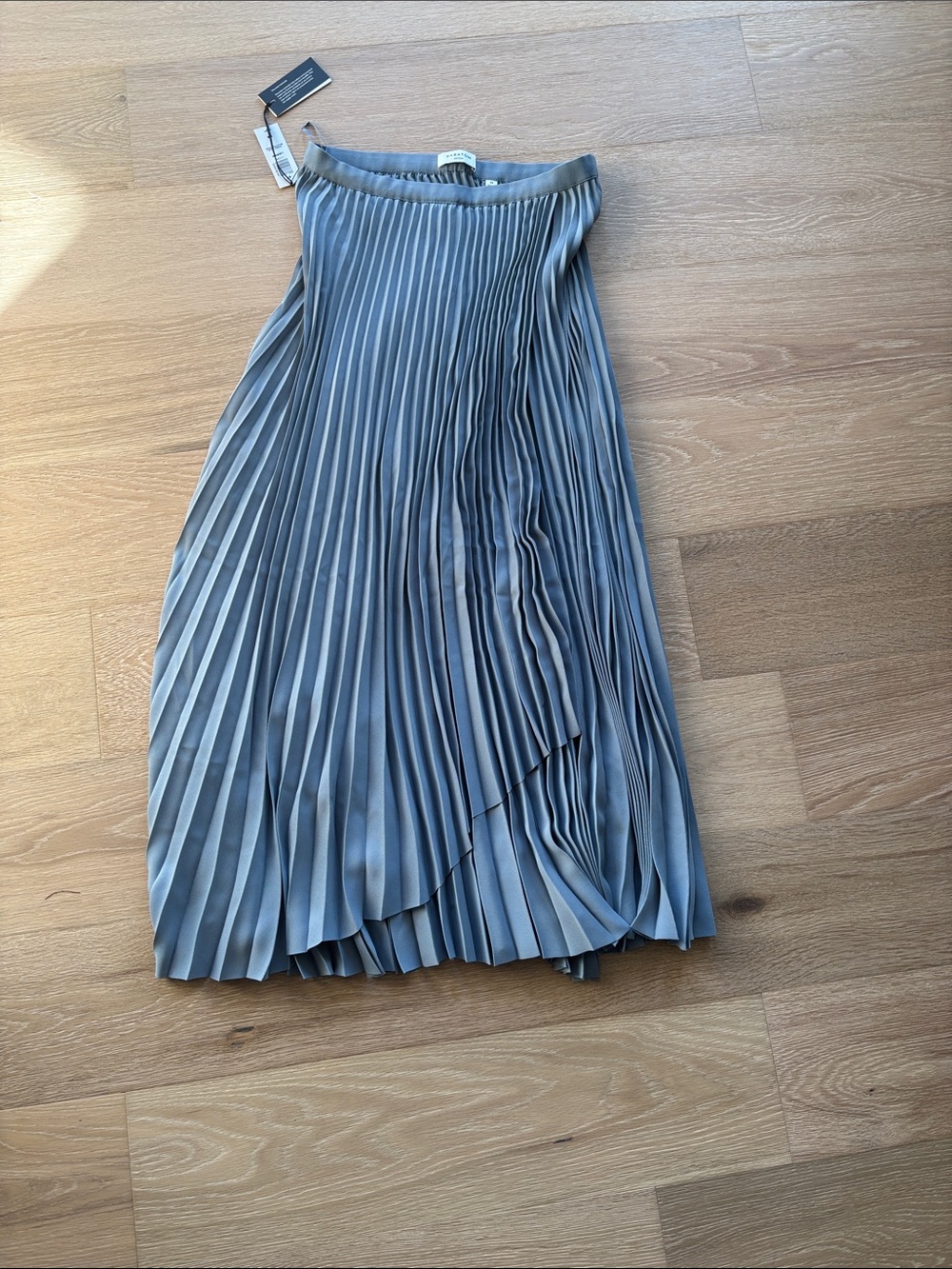 Aritzia Pleated Midi/ling Skirt in Steel Gray